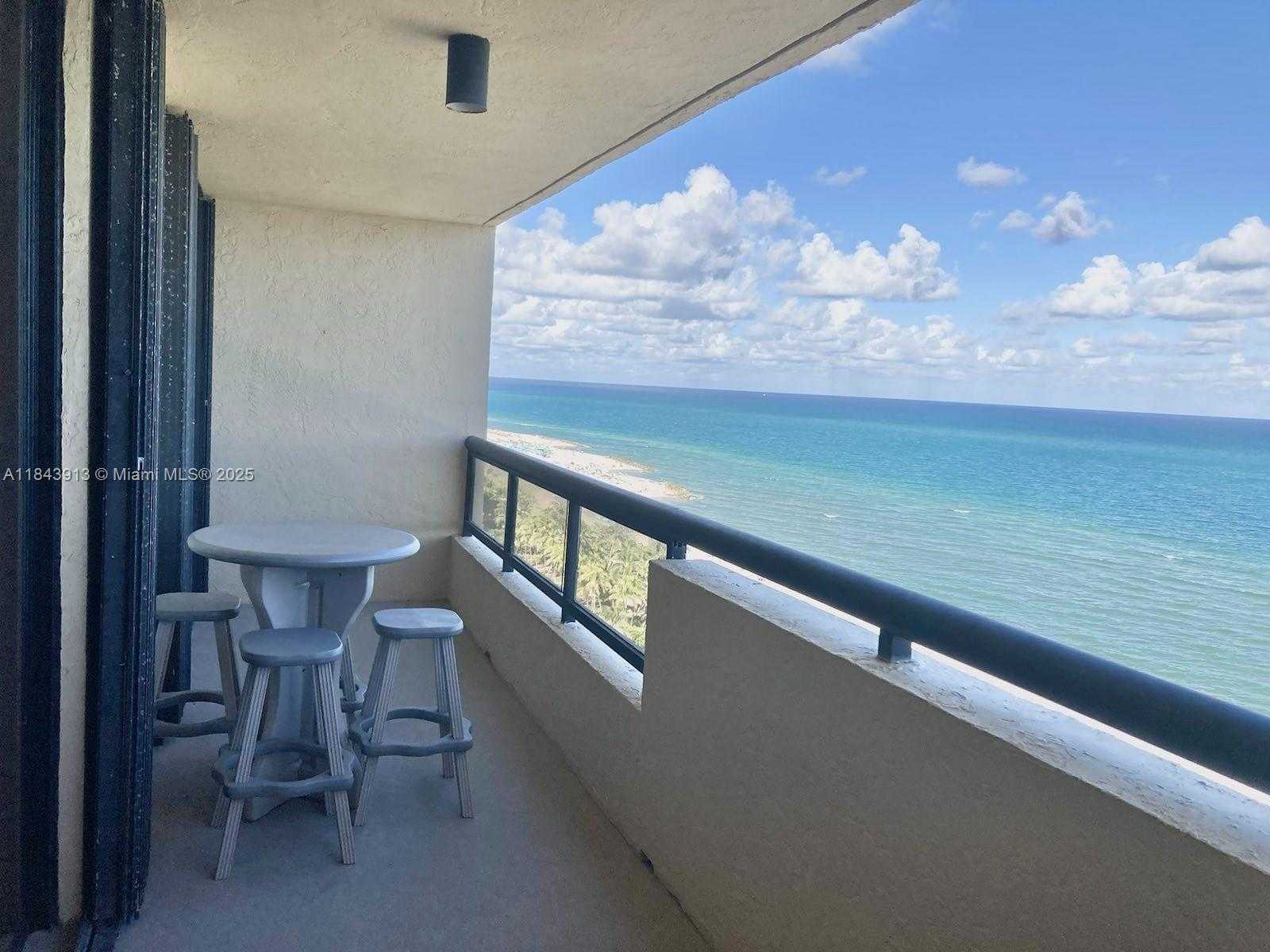 Small Image of 2555 COLLINS AVE #1707, Miami Beach Number 3