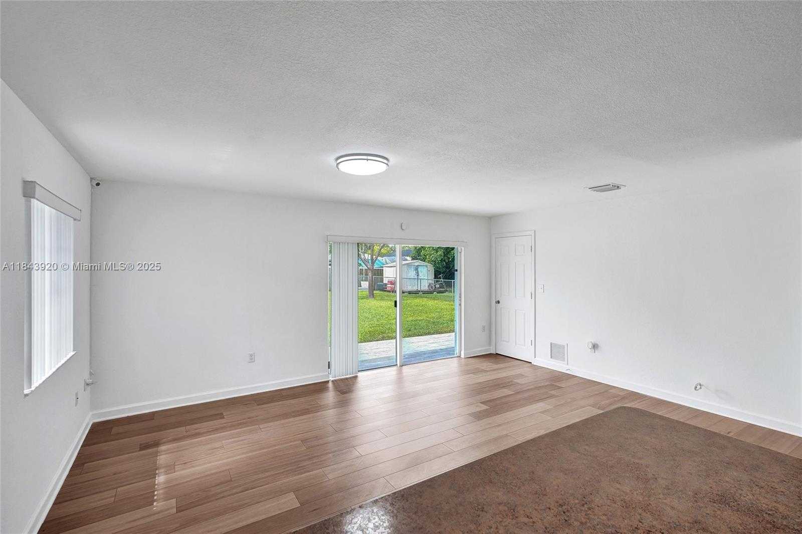 Small Image of 12254 SOUTH WEST 217TH ST, Miami Number 14