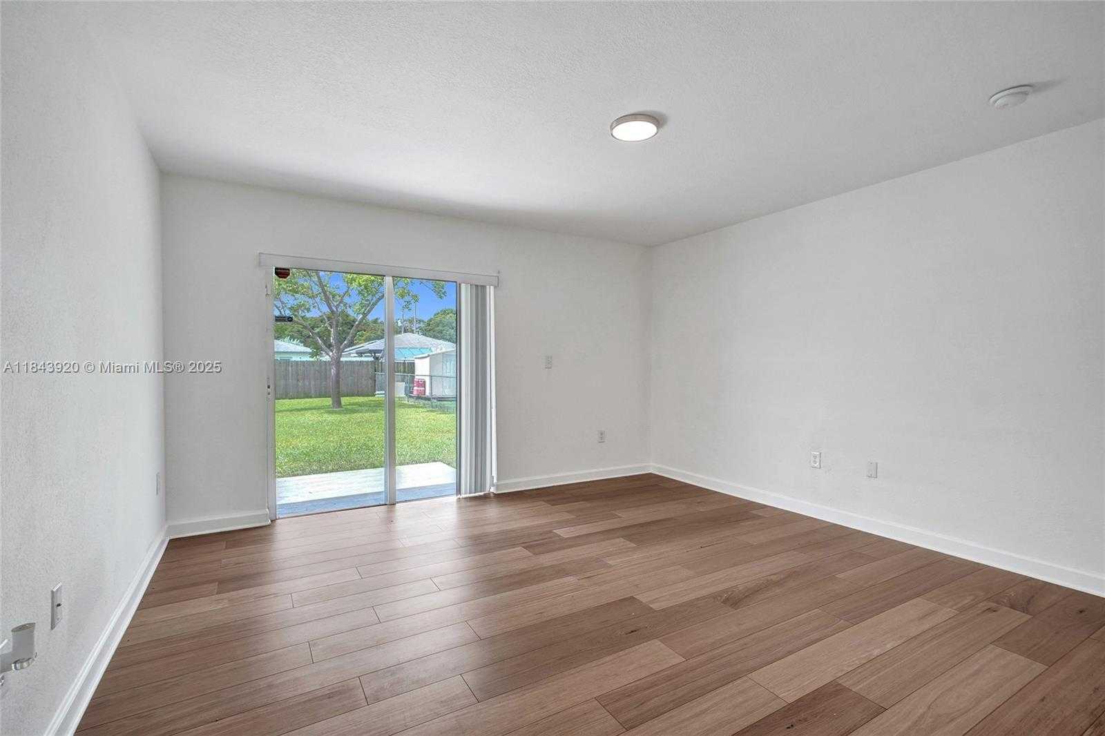Small Image of 12254 SOUTH WEST 217TH ST, Miami Number 18