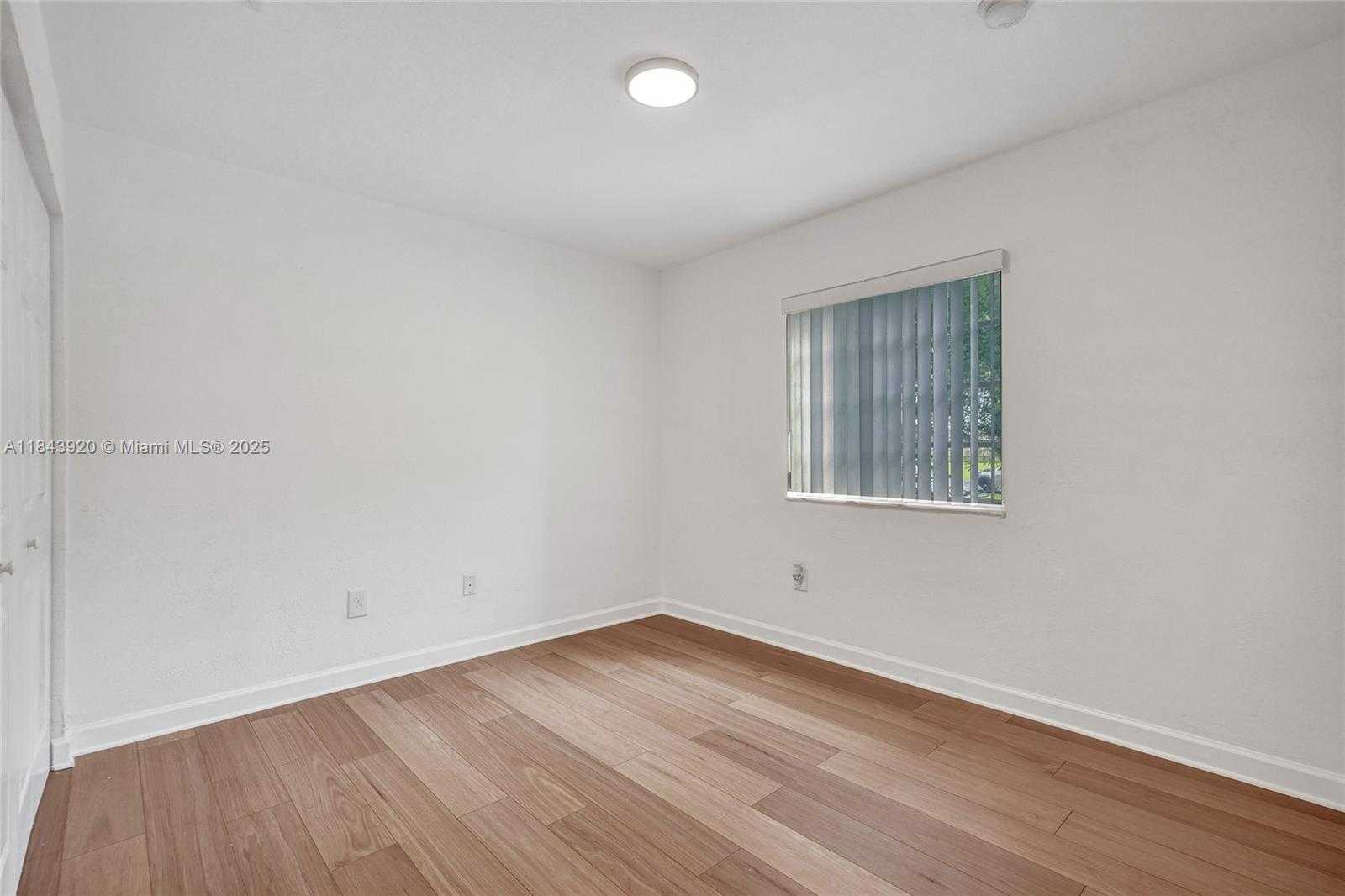 Small Image of 12254 SOUTH WEST 217TH ST, Miami Number 34
