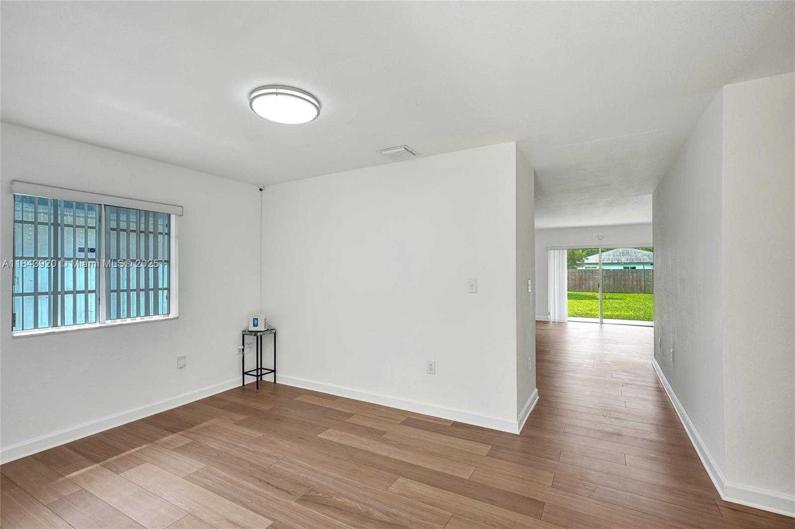 Small Image of 12254 SOUTH WEST 217TH ST, Miami Number 5