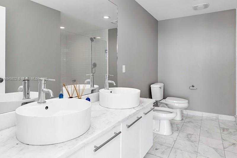Small Image of 888 BISCAYNE BLVD #3605, Miami Number 17