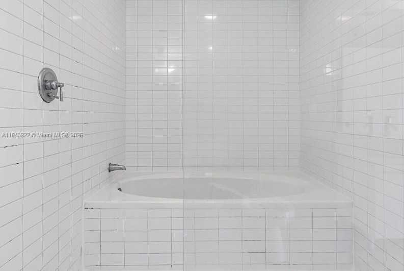 Small Image of 888 BISCAYNE BLVD #3605, Miami Number 19