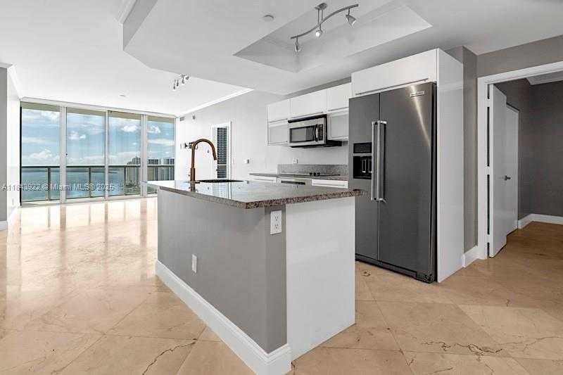 Small Image of 888 BISCAYNE BLVD #3605, Miami Number 7