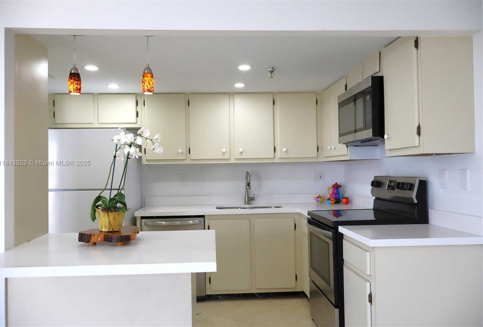 Small Image of 290 174TH ST #1515, Sunny Isles Beach Number 5