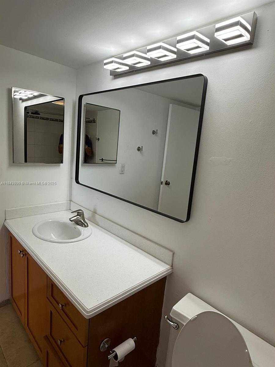 Small Image of 555 NORTH EAST 15TH ST #14K, Miami Number 20