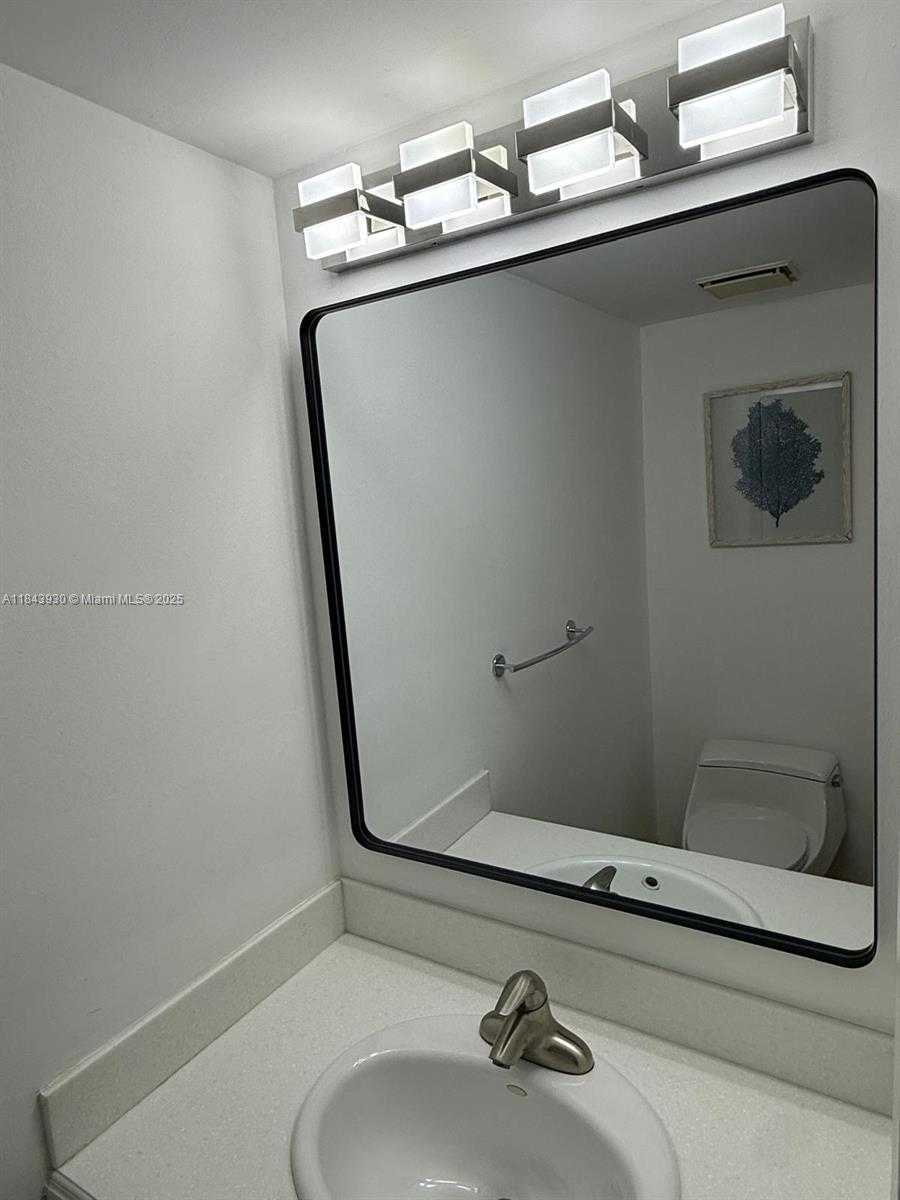 Small Image of 555 NORTH EAST 15TH ST #14K, Miami Number 21
