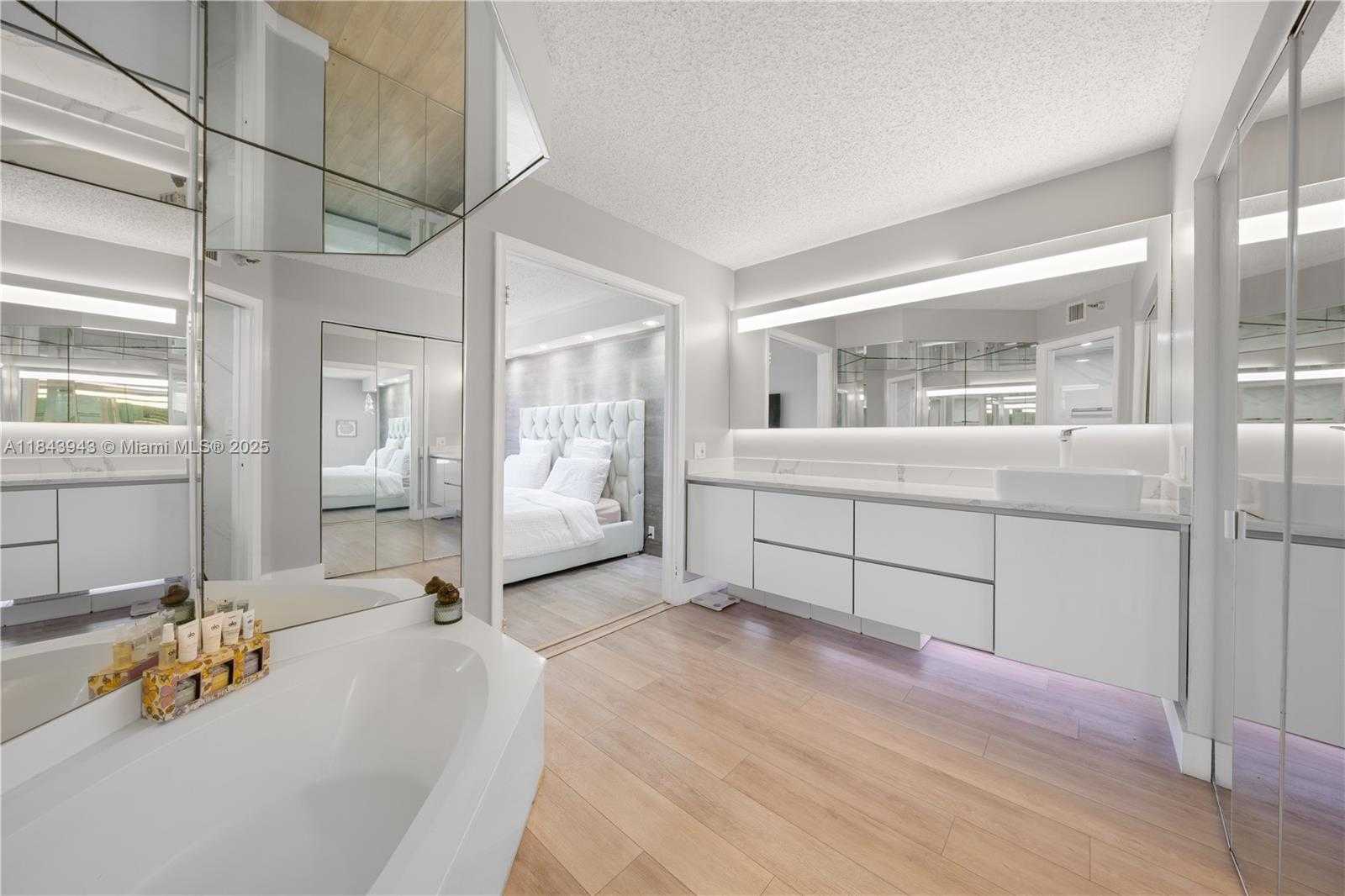 Small Image of 3530 MYSTIC POINTE DR #1406, Aventura Number 14