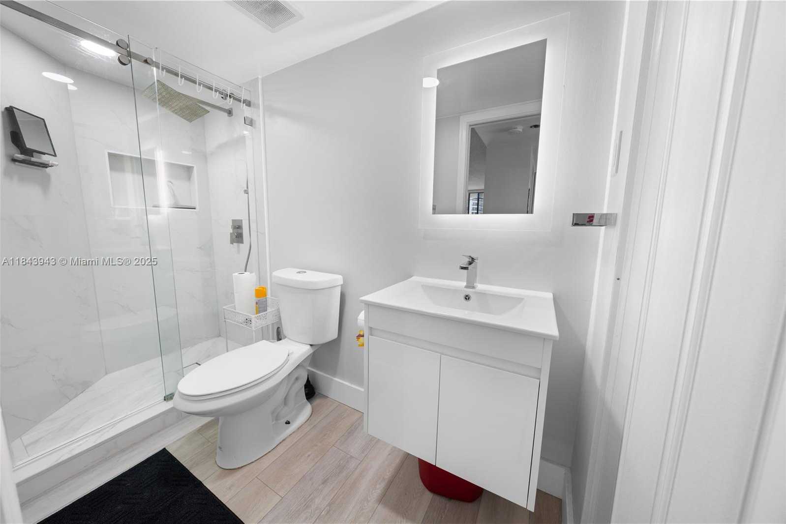 Small Image of 3530 MYSTIC POINTE DR #1406, Aventura Number 20