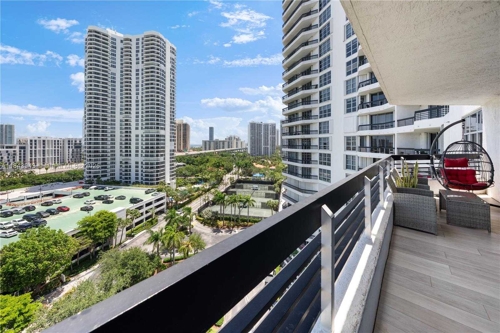 Small Image of 3530 MYSTIC POINTE DR #1406, Aventura Number 26
