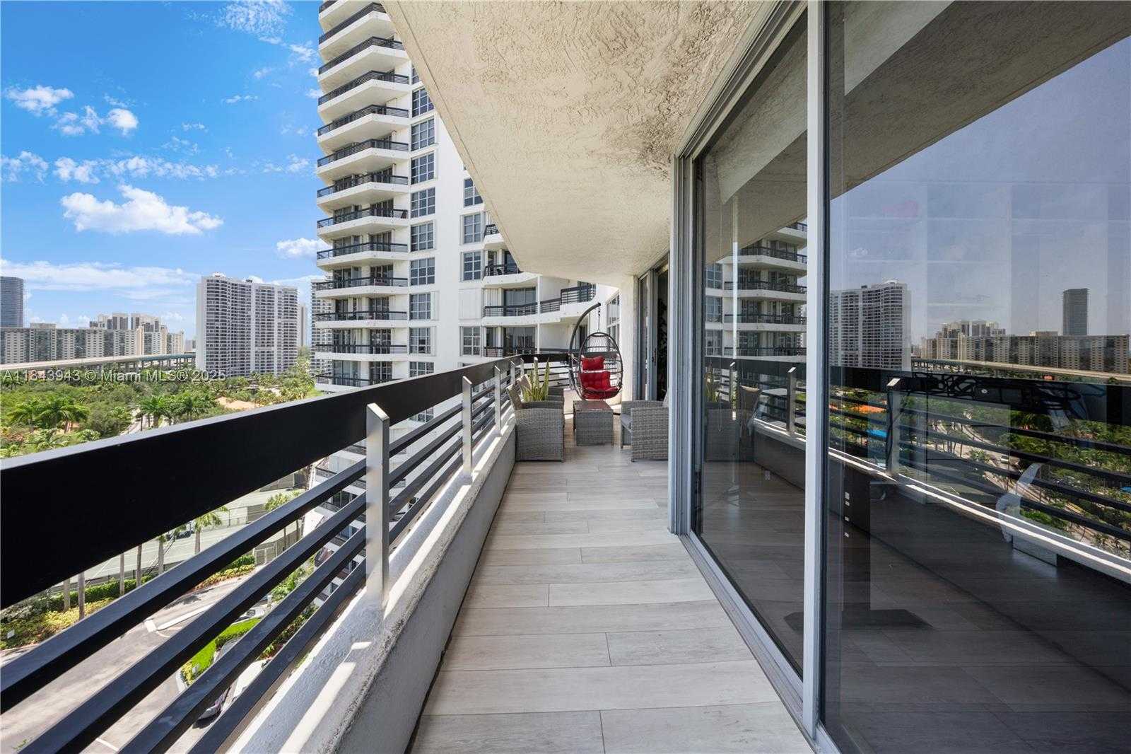 Small Image of 3530 MYSTIC POINTE DR #1406, Aventura Number 27