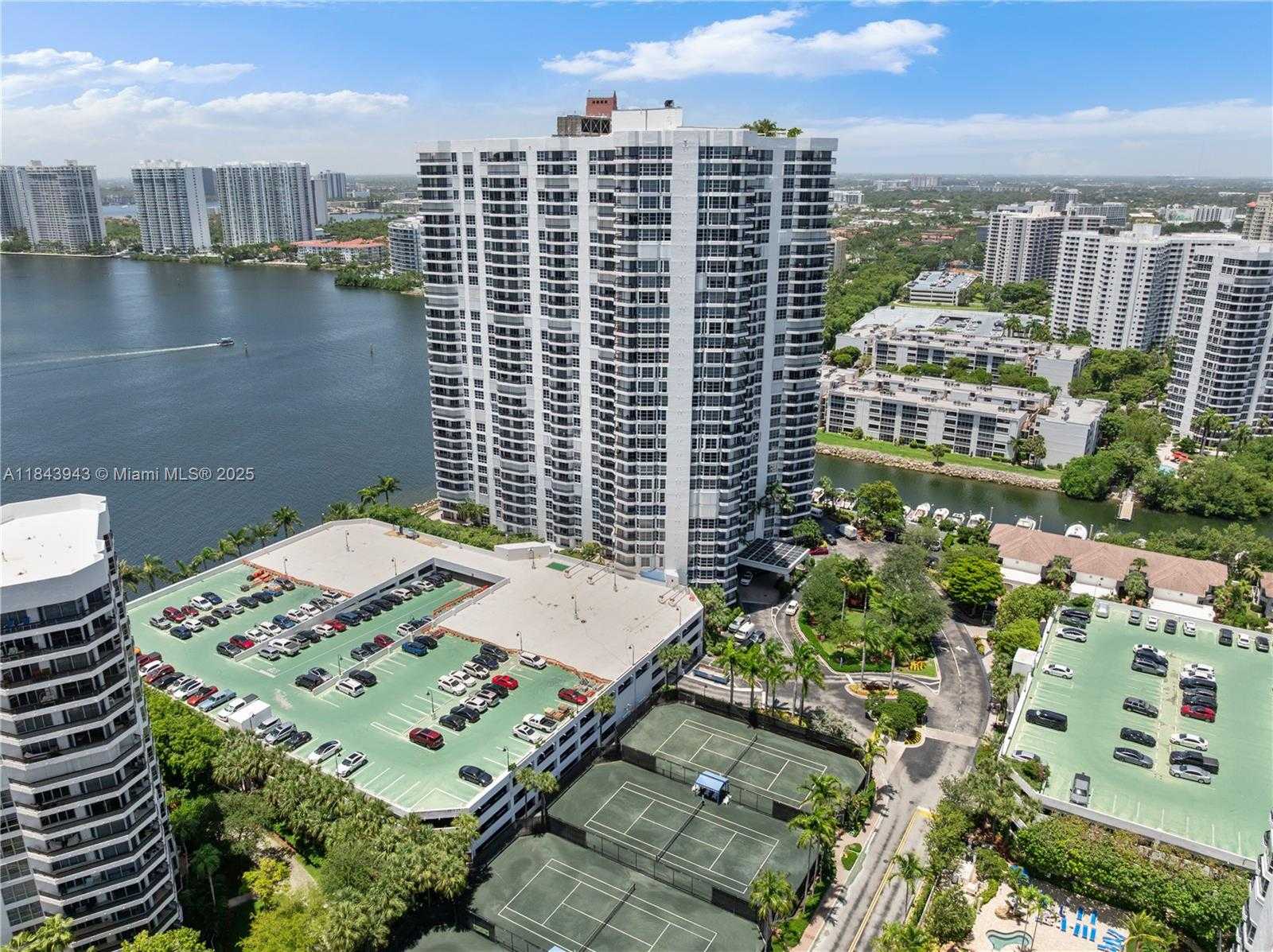 Small Image of 3530 MYSTIC POINTE DR #1406, Aventura Number 29