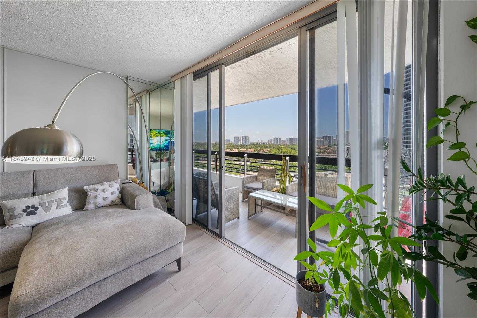 Small Image of 3530 MYSTIC POINTE DR #1406, Aventura Number 3