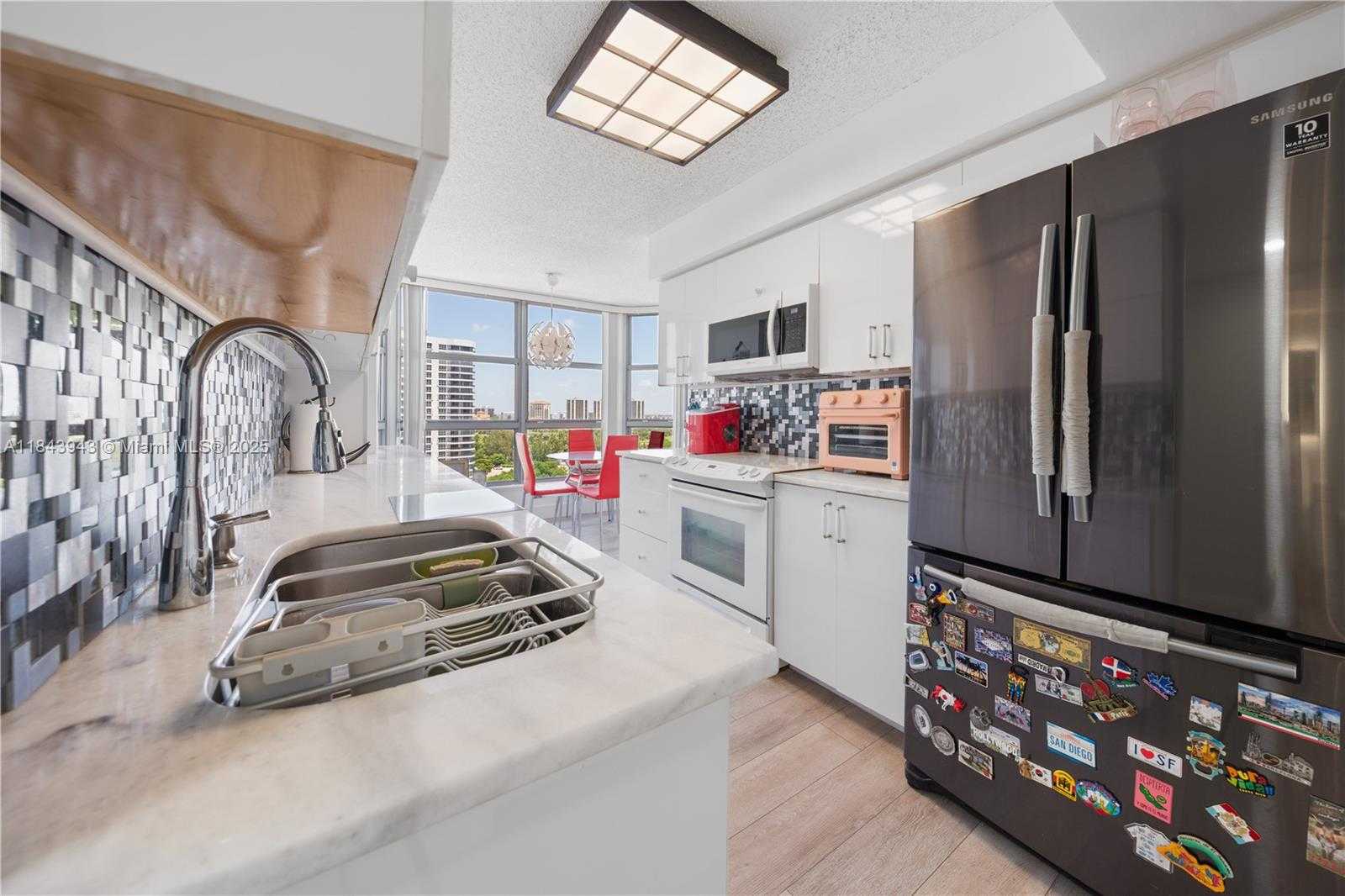 Small Image of 3530 MYSTIC POINTE DR #1406, Aventura Number 7