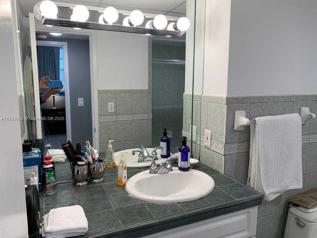 Small Image of 800 WEST AVE #520, Miami Beach Number 12