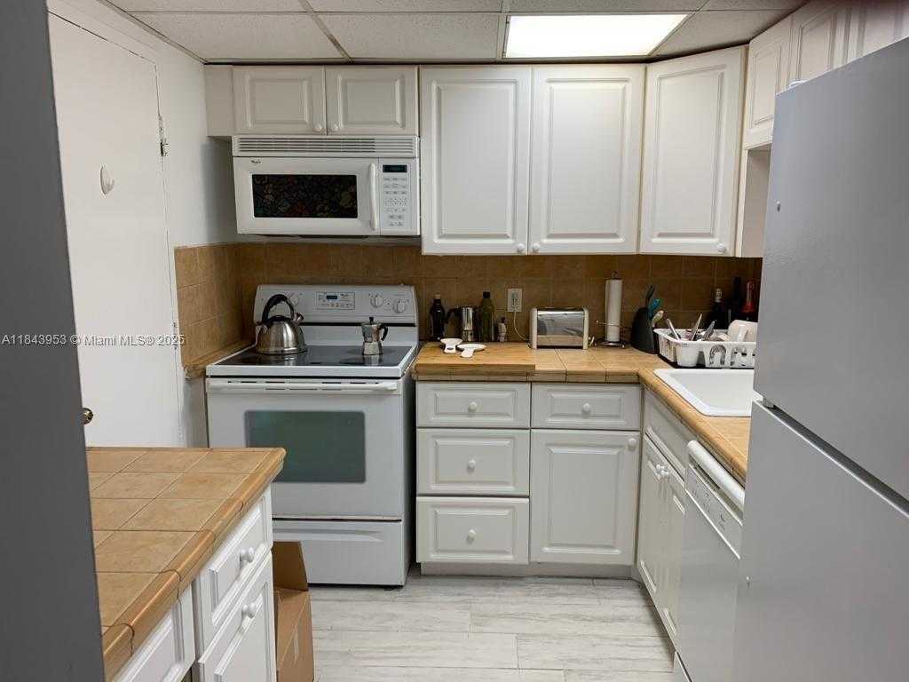 Small Image of 800 WEST AVE #520, Miami Beach Number 15