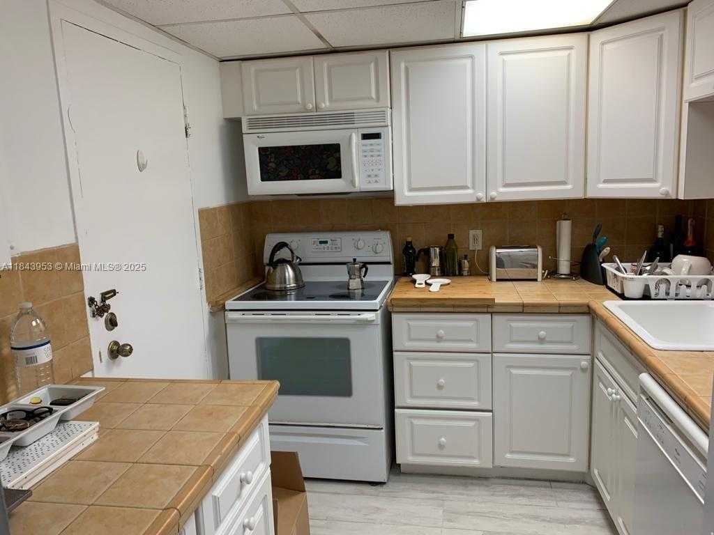 Small Image of 800 WEST AVE #520, Miami Beach Number 16