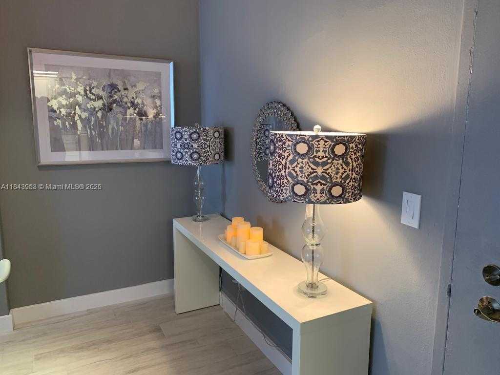 Small Image of 800 WEST AVE #520, Miami Beach Number 8