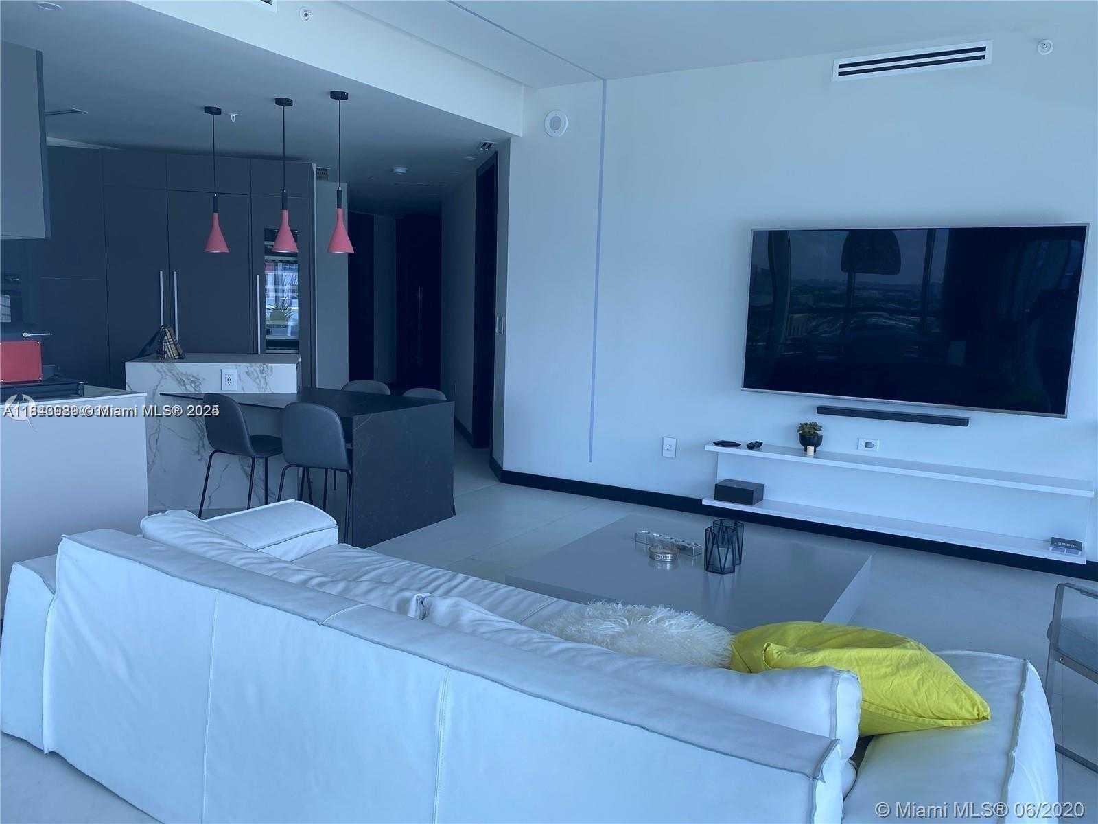 Small Image of 100 SOUTH POINTE DR #2301, Miami Beach Number 11