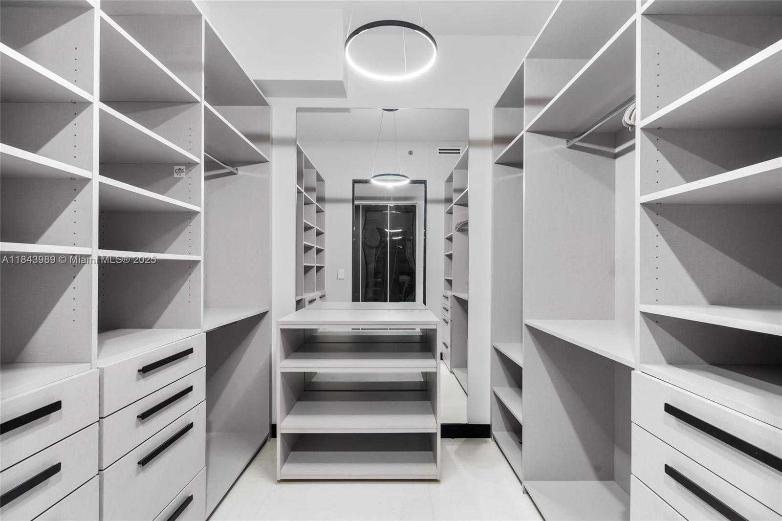 Small Image of 100 SOUTH POINTE DR #2301, Miami Beach Number 15