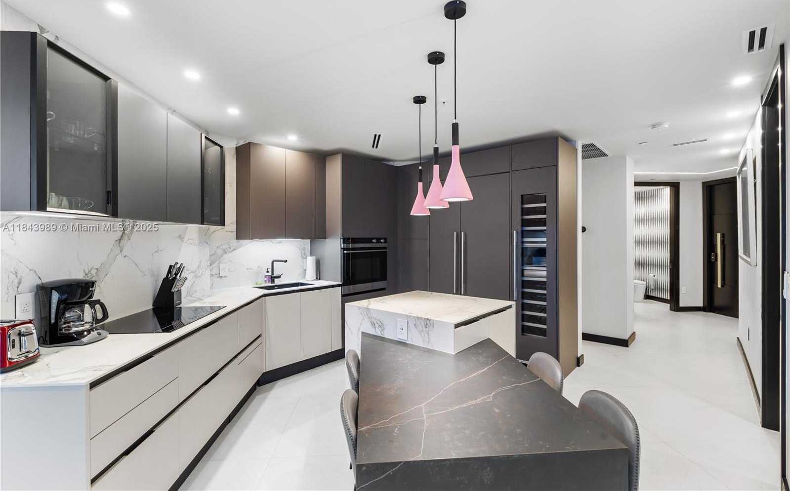 Small Image of 100 SOUTH POINTE DR #2301, Miami Beach Number 4