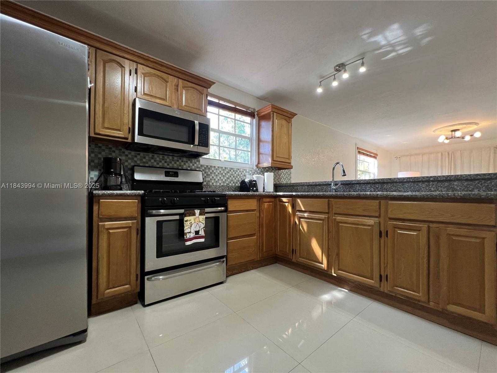 Small Image of 636 NORTH WEST 11TH ST #636, Miami Number 4