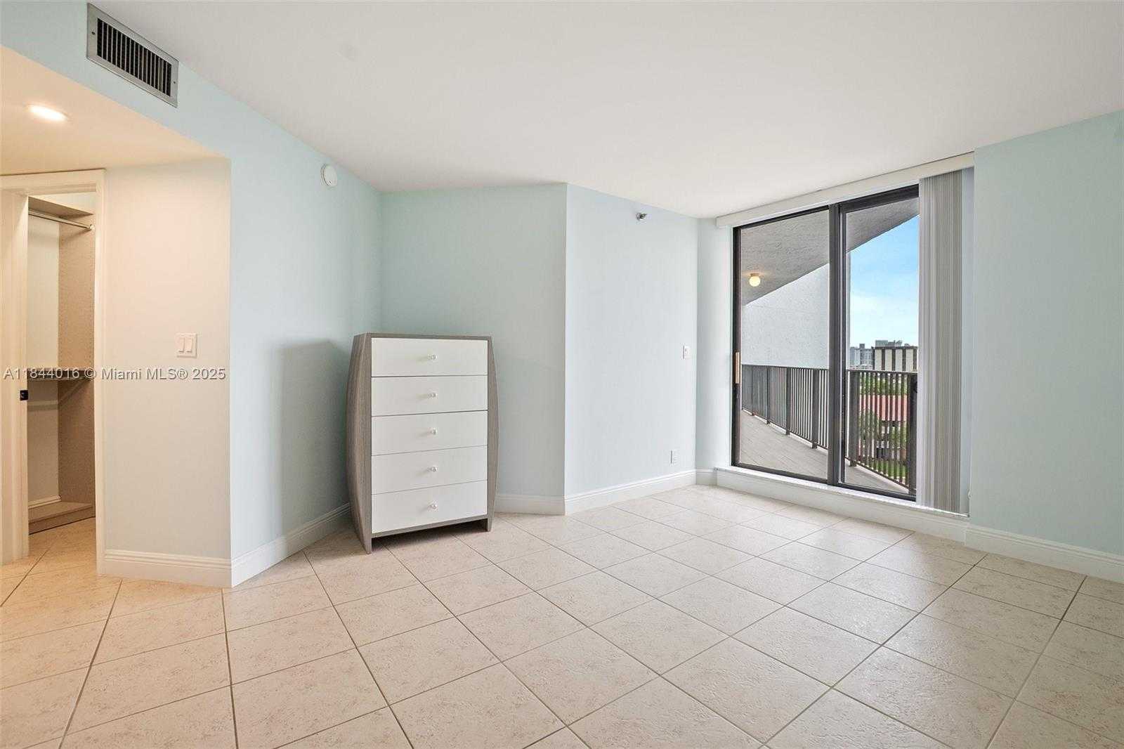 Small Image of 300 THREE ISLANDS BLVD #707, Hallandale Beach Number 17