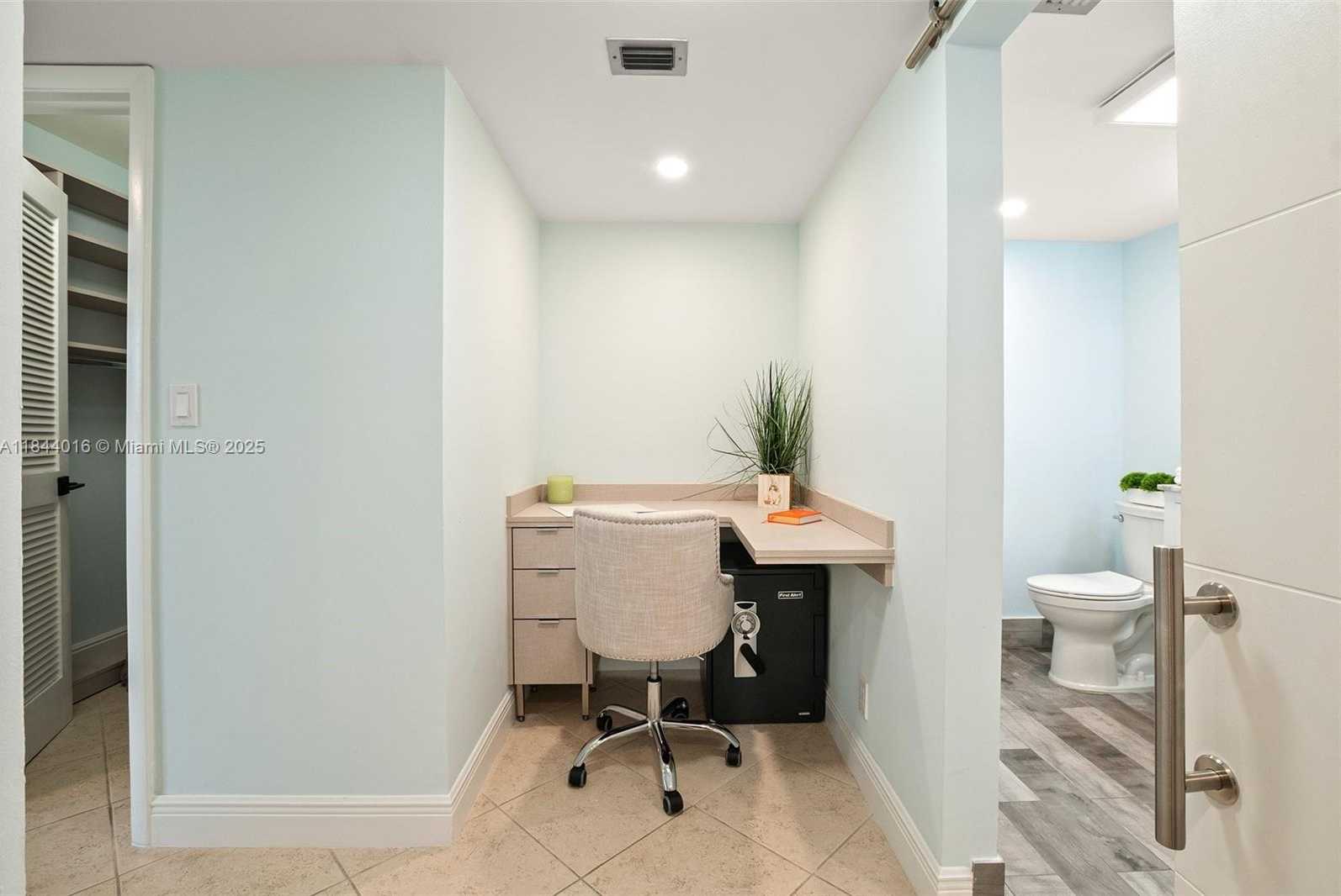 Small Image of 300 THREE ISLANDS BLVD #707, Hallandale Beach Number 20