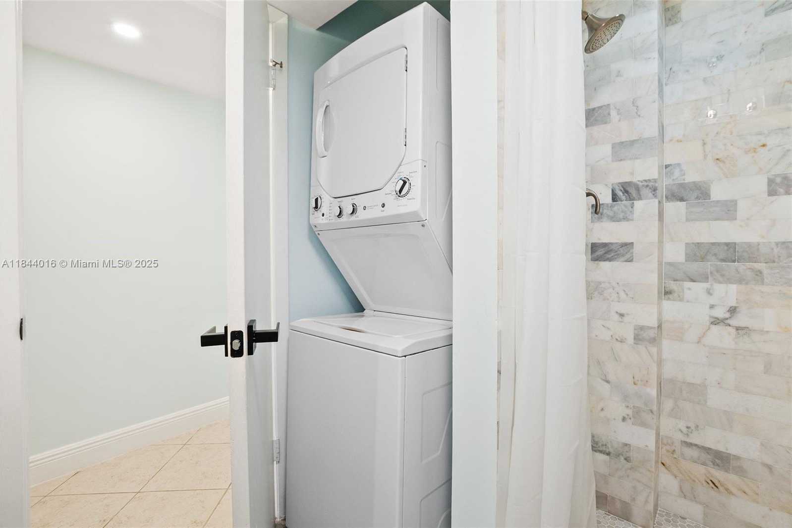 Small Image of 300 THREE ISLANDS BLVD #707, Hallandale Beach Number 23