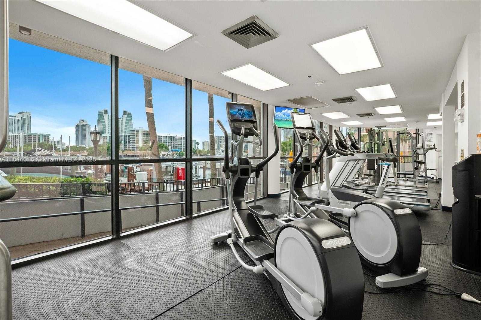 Small Image of 300 THREE ISLANDS BLVD #707, Hallandale Beach Number 31