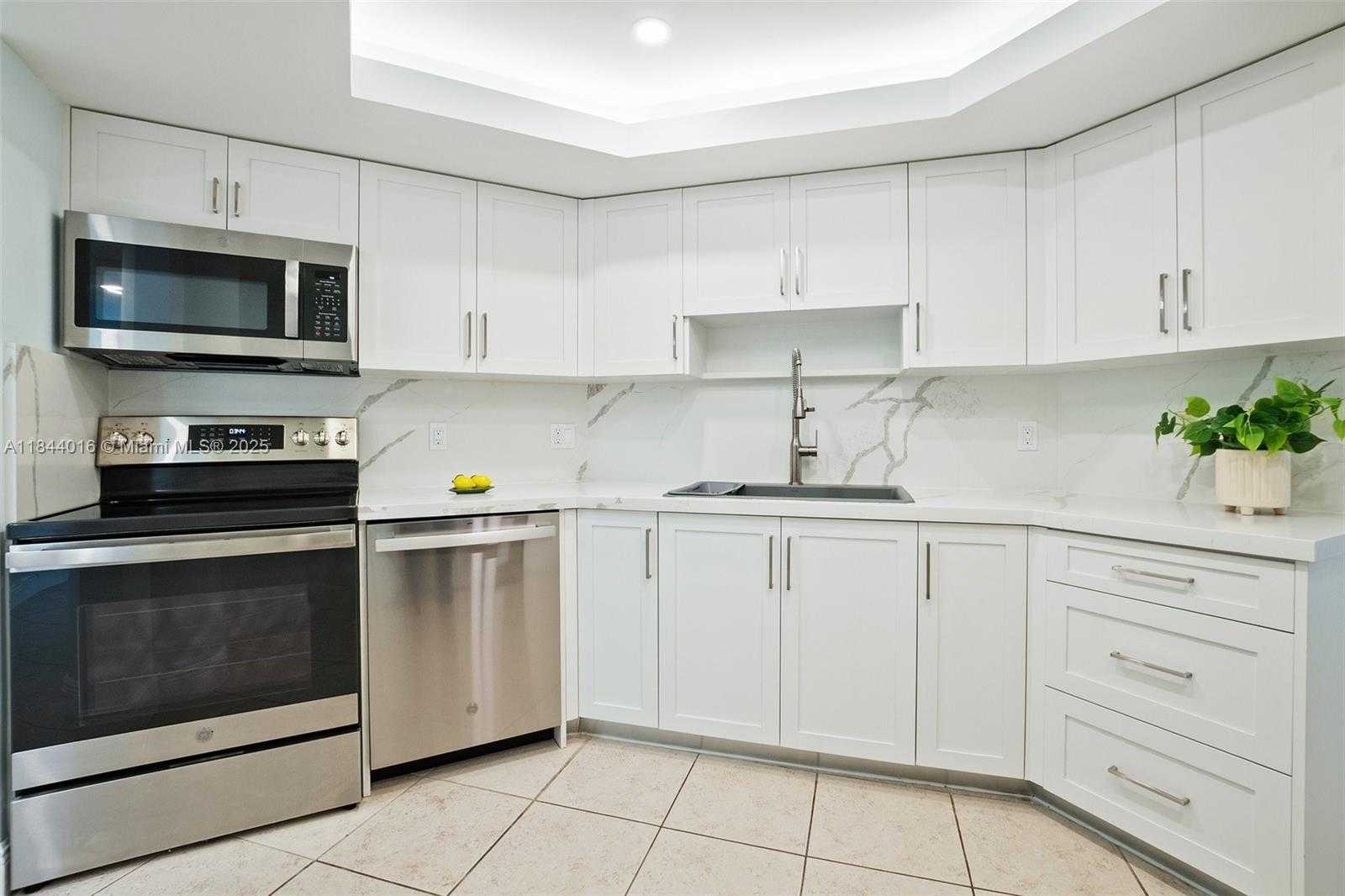 Small Image of 300 THREE ISLANDS BLVD #707, Hallandale Beach Number 8