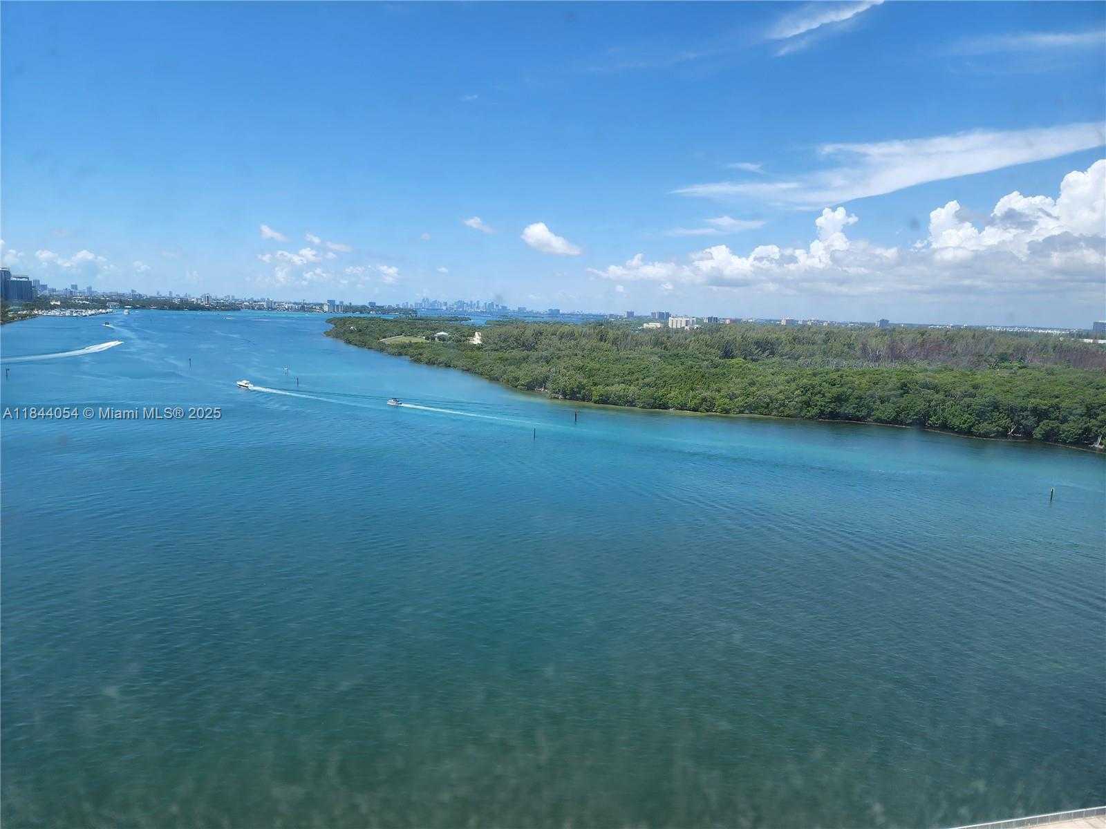 Small Image of 300 BAYVIEW DR #1608, Sunny Isles Beach Number 3