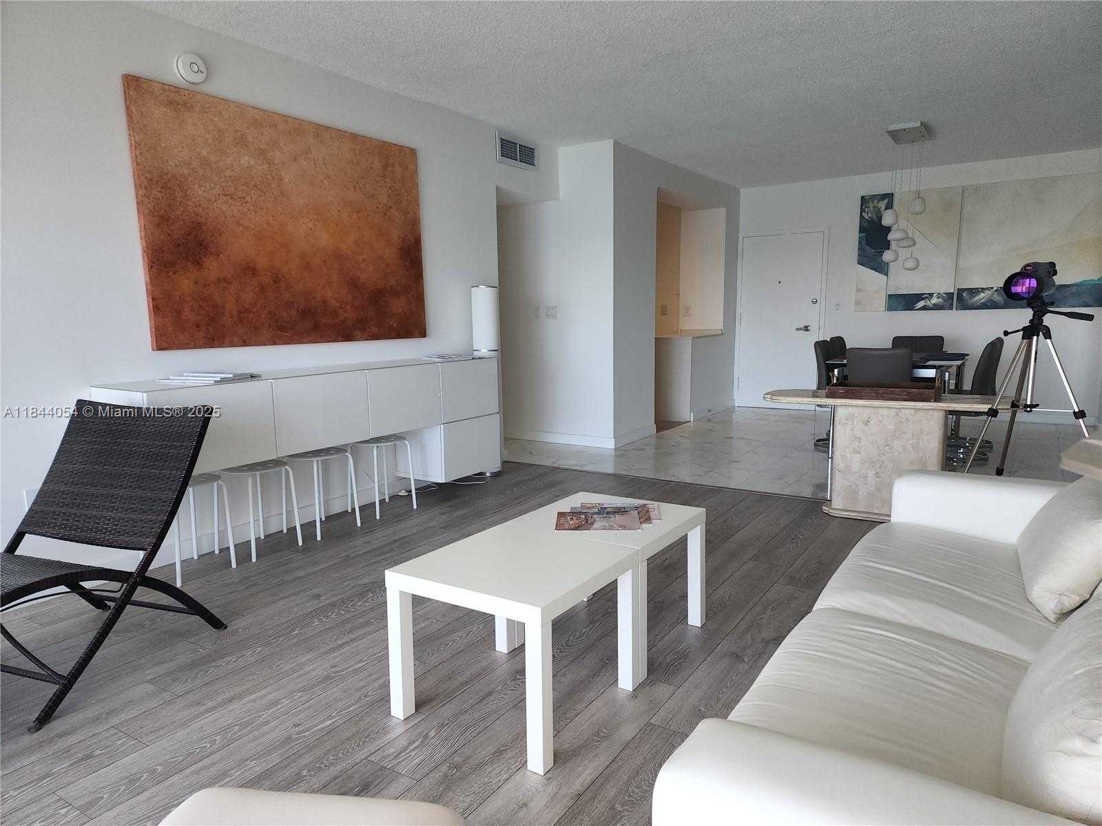 Small Image of 300 BAYVIEW DR #1608, Sunny Isles Beach Number 5