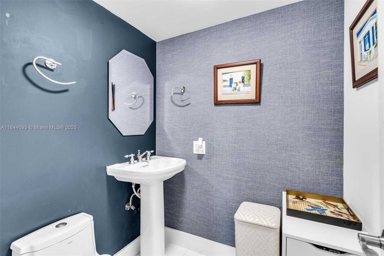 Small Image of 77 CRANDON BLVD #3B, Key Biscayne Number 13
