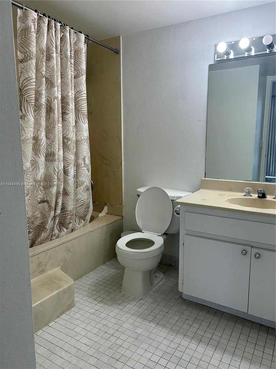 Small Image of 17600 NORTH BAY RD #N406, Sunny Isles Beach Number 13
