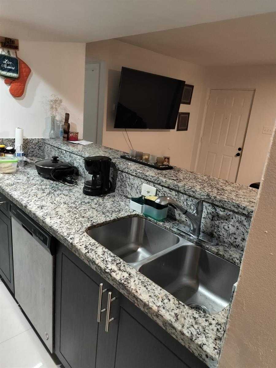 Small Image of 15325 SOUTH WEST 106TH TER #620, Miami Number 5