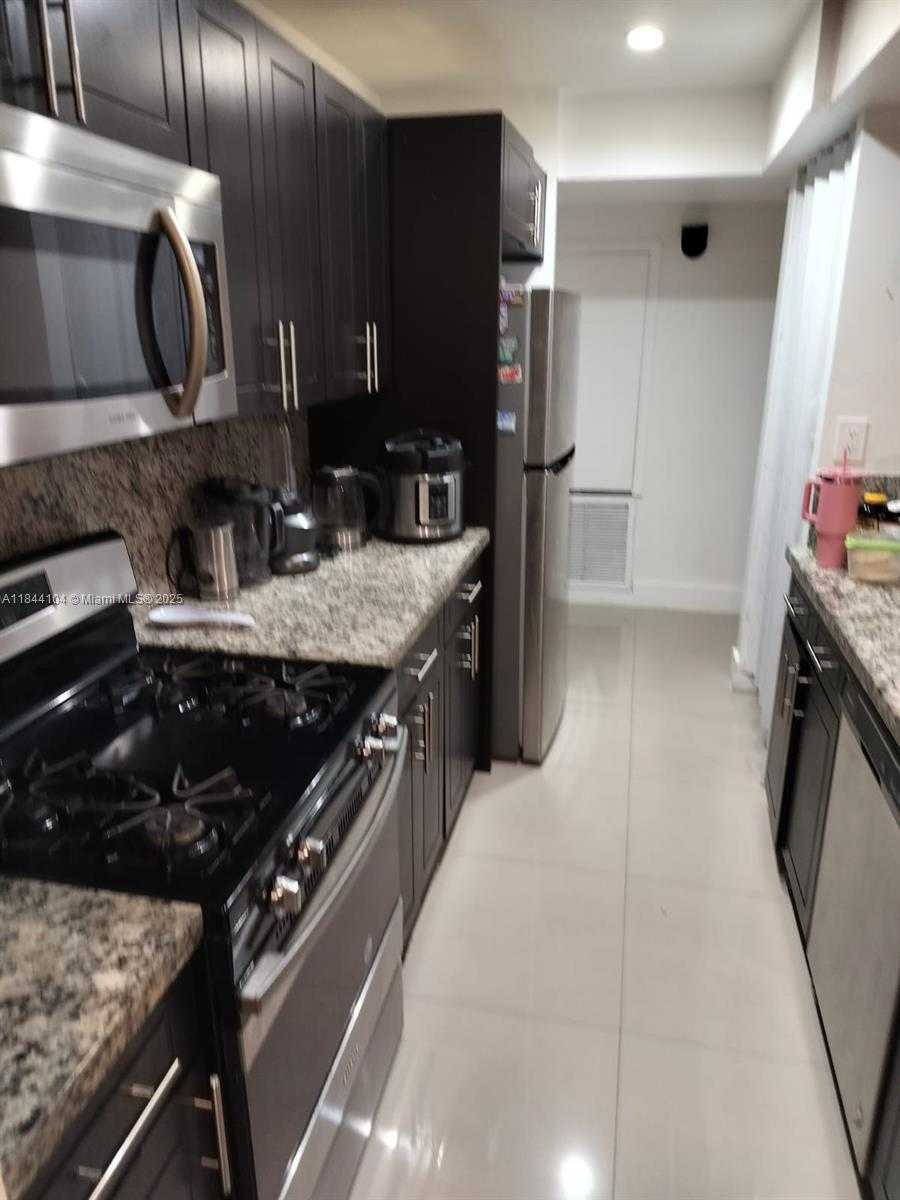 Small Image of 15325 SOUTH WEST 106TH TER #620, Miami Number 8