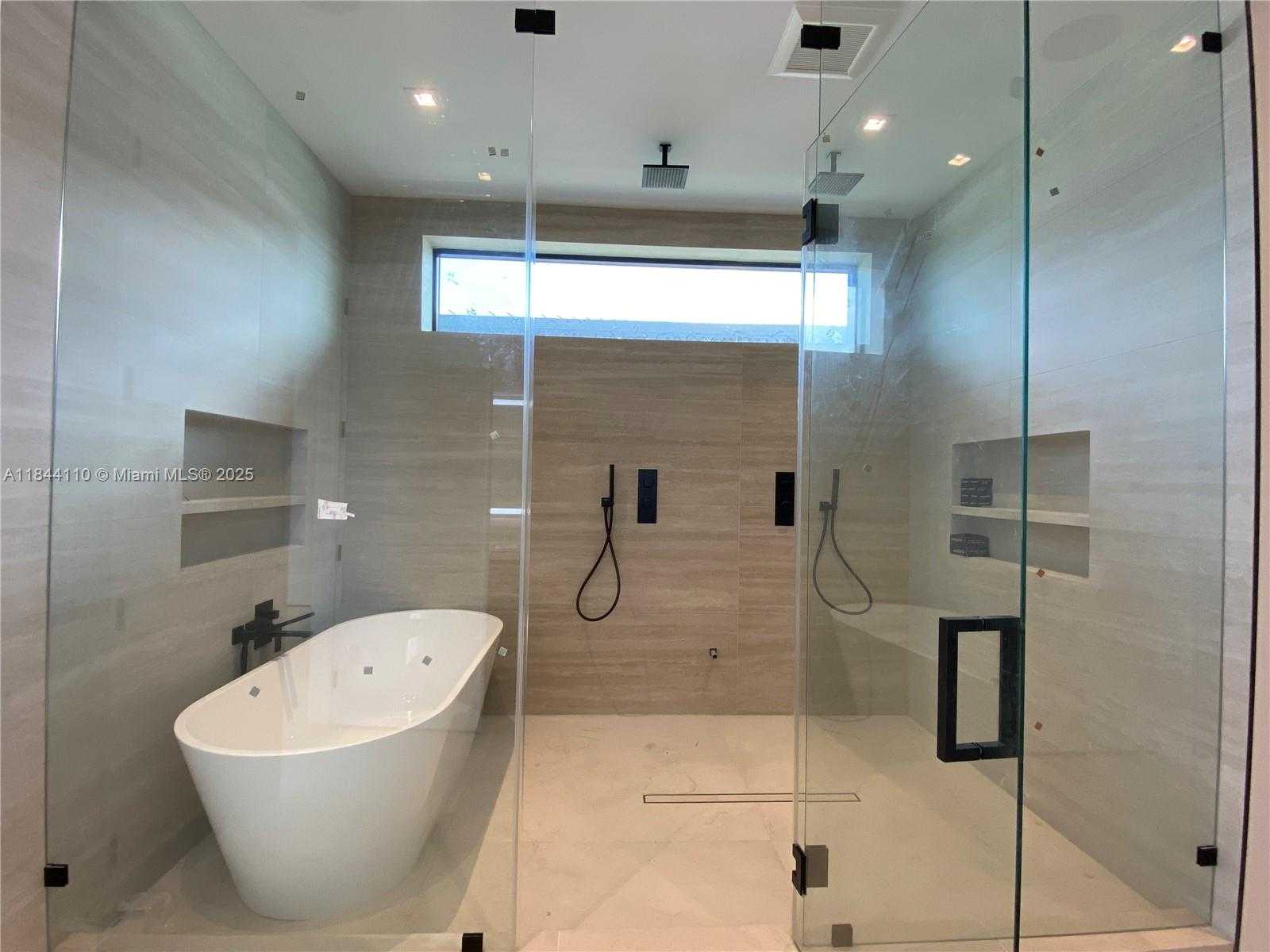 Small Image of 13085 CORONADO TER, North Miami Number 11