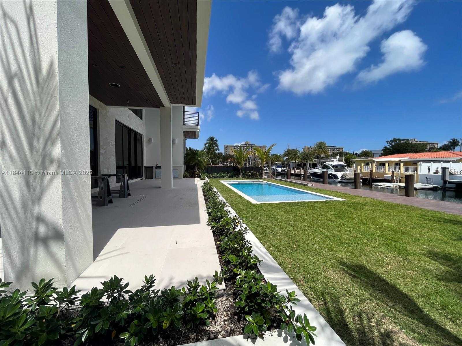 Small Image of 13085 CORONADO TER, North Miami Number 18