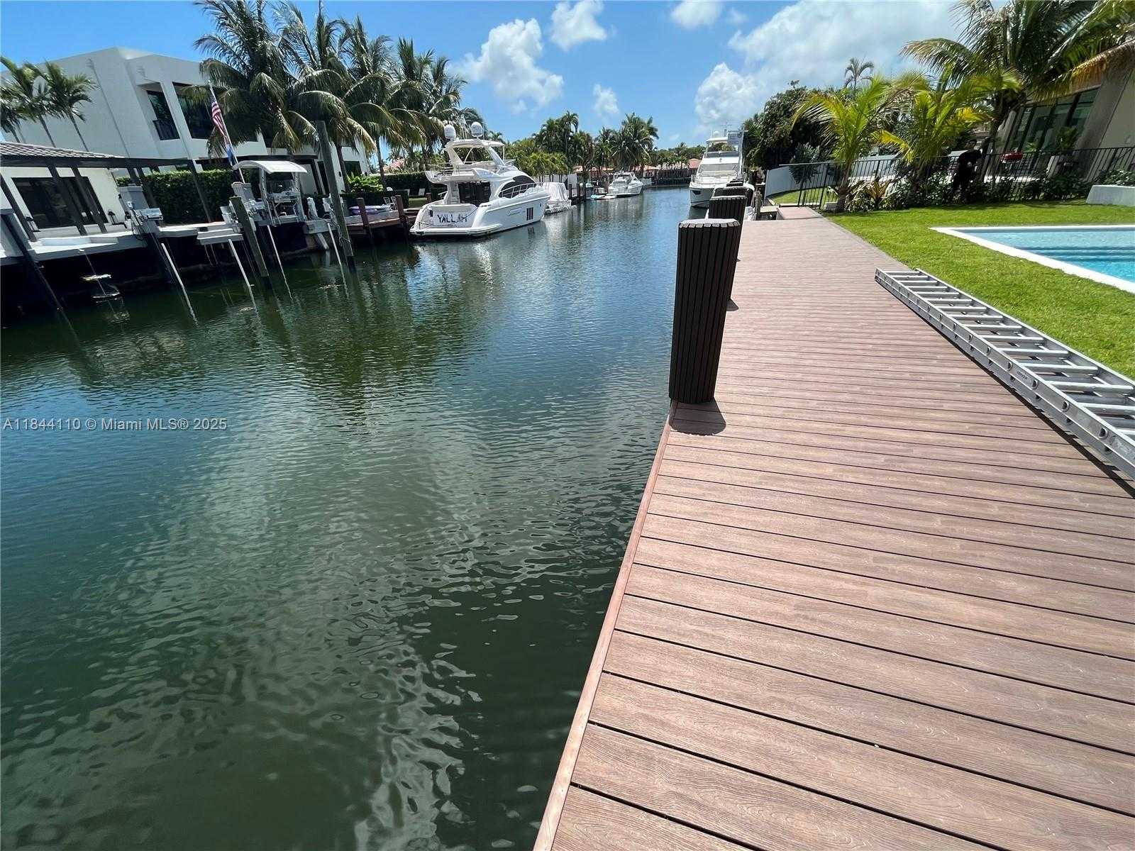Small Image of 13085 CORONADO TER, North Miami Number 19