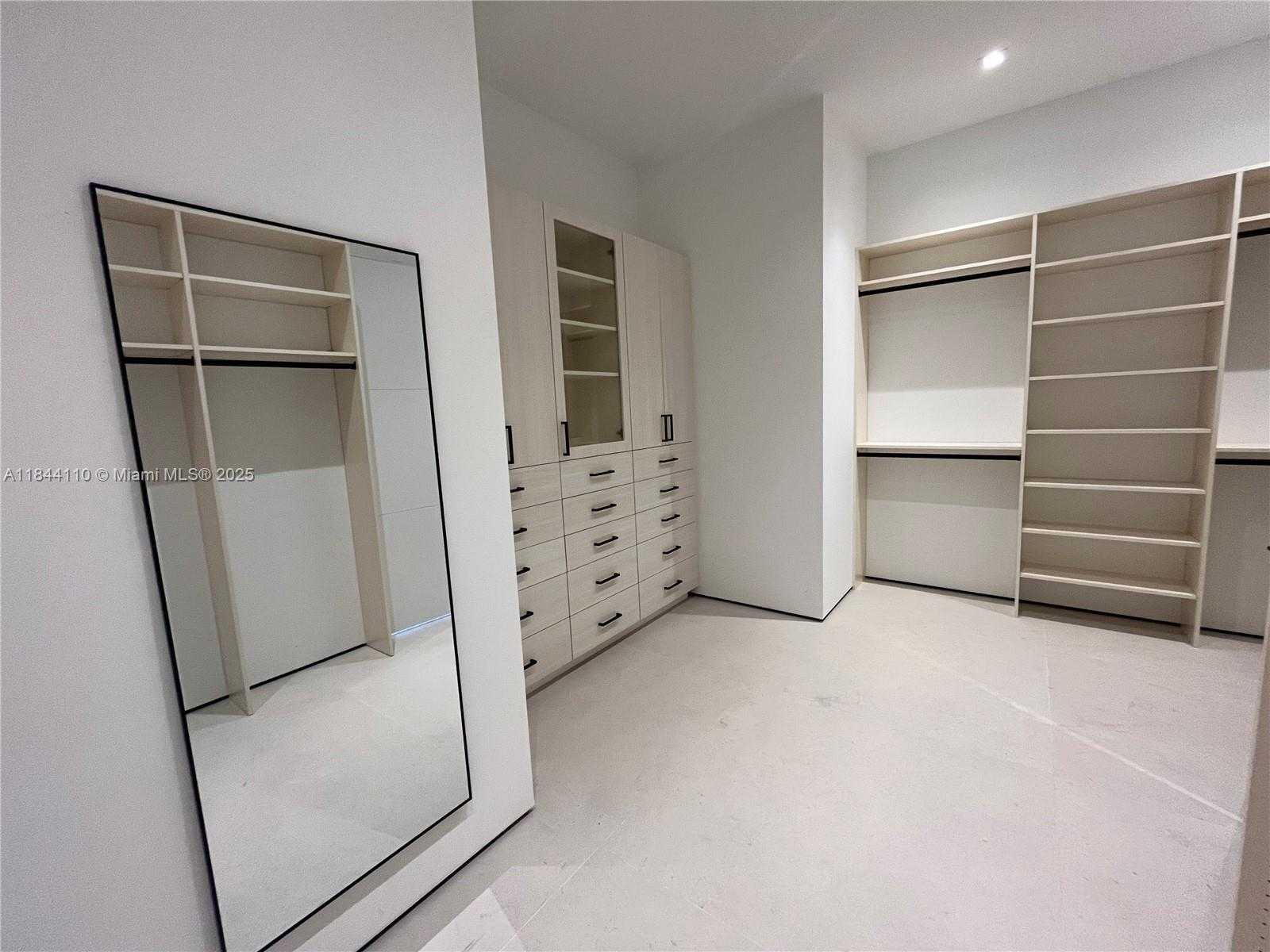 Small Image of 13085 CORONADO TER, North Miami Number 9