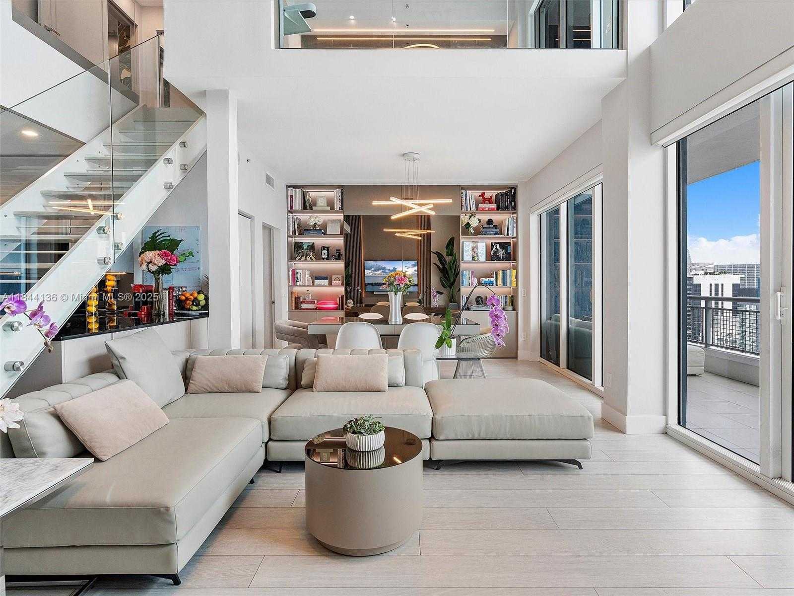 Small Image of Miami Number 1