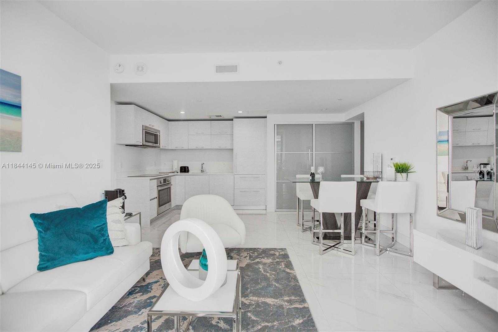 Small Image of 1300 SOUTH MIAMI AVE #1407, Miami Number 13