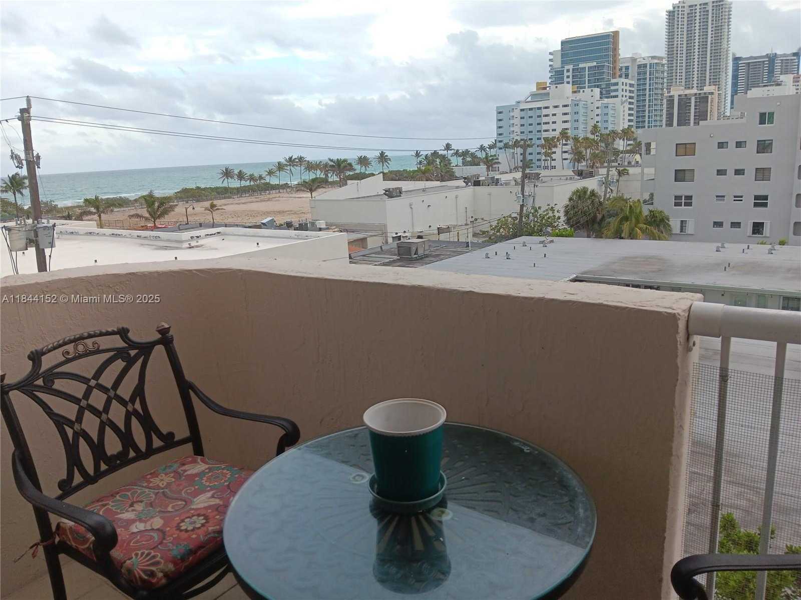 Small Image of 6801 HARDING AVE #518, Miami Beach Number 2