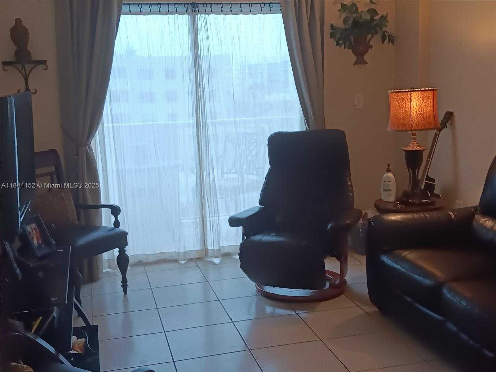 Small Image of 6801 HARDING AVE #518, Miami Beach Number 3