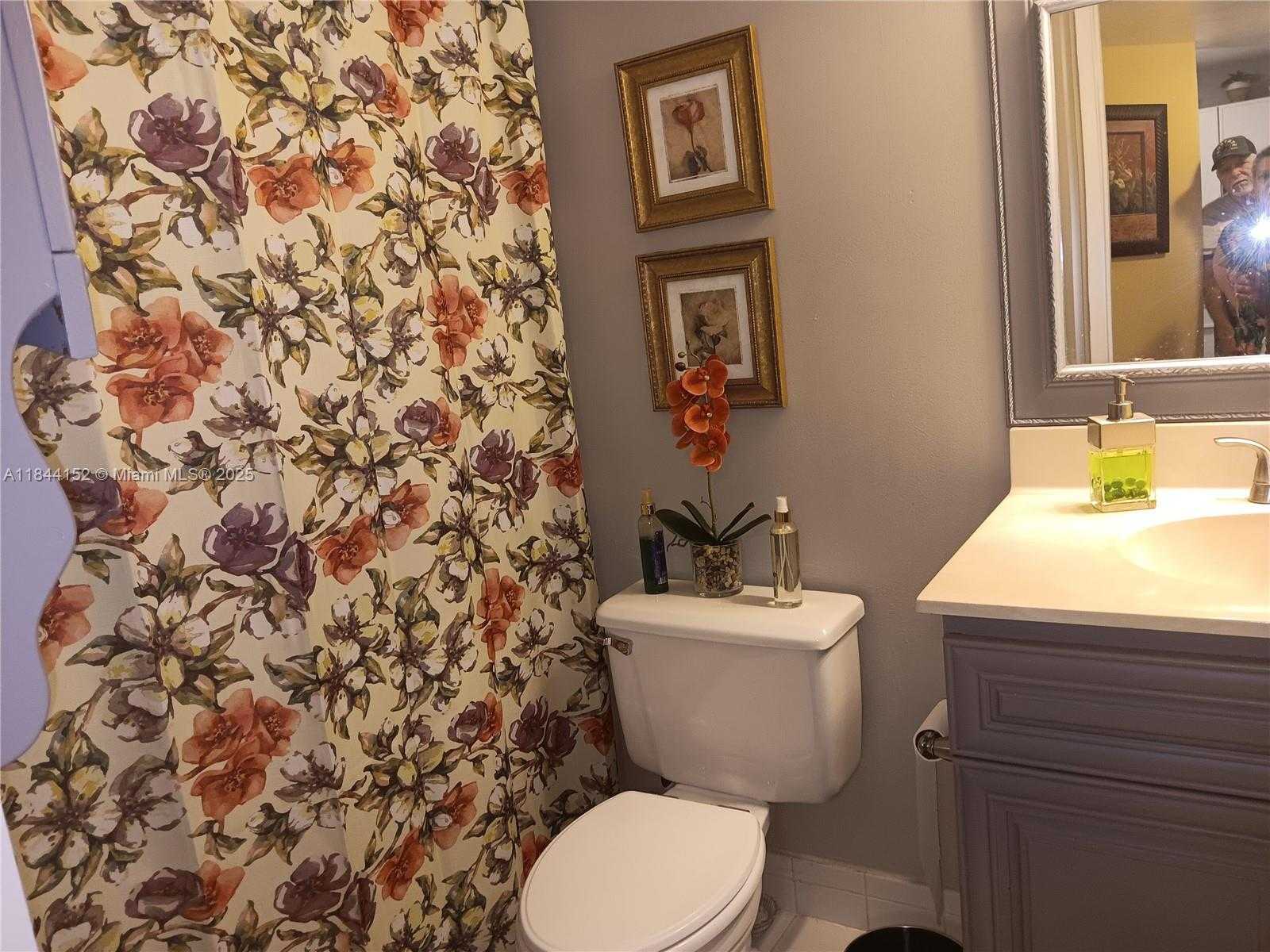 Small Image of 6801 HARDING AVE #518, Miami Beach Number 6