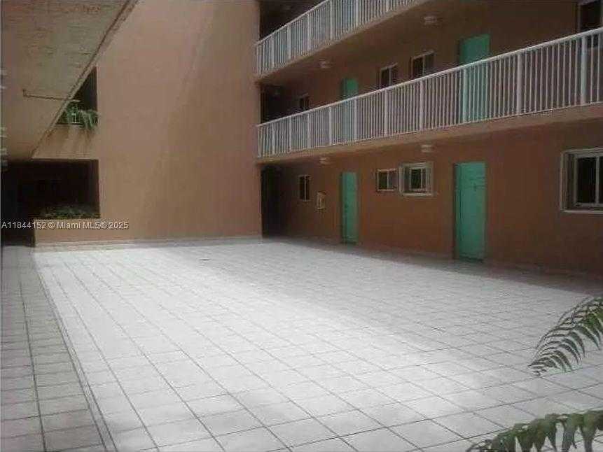 Small Image of 6801 HARDING AVE #518, Miami Beach Number 8