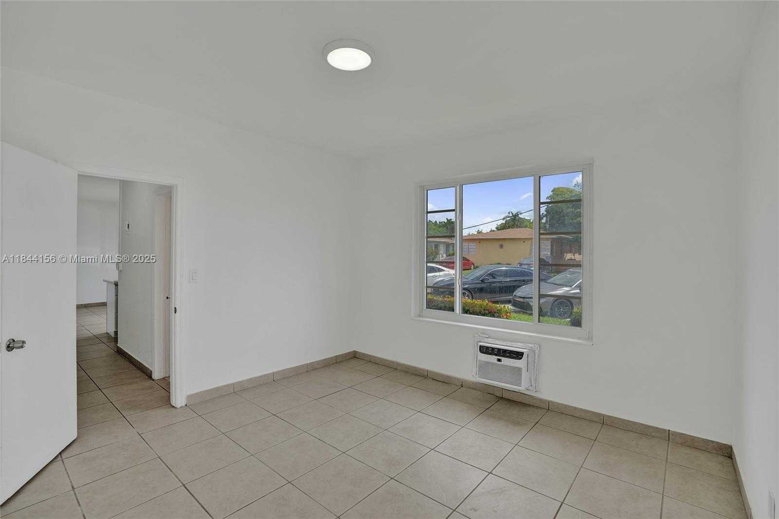 Small Image of 2160 BAY DR #1-1, Miami Beach Number 11