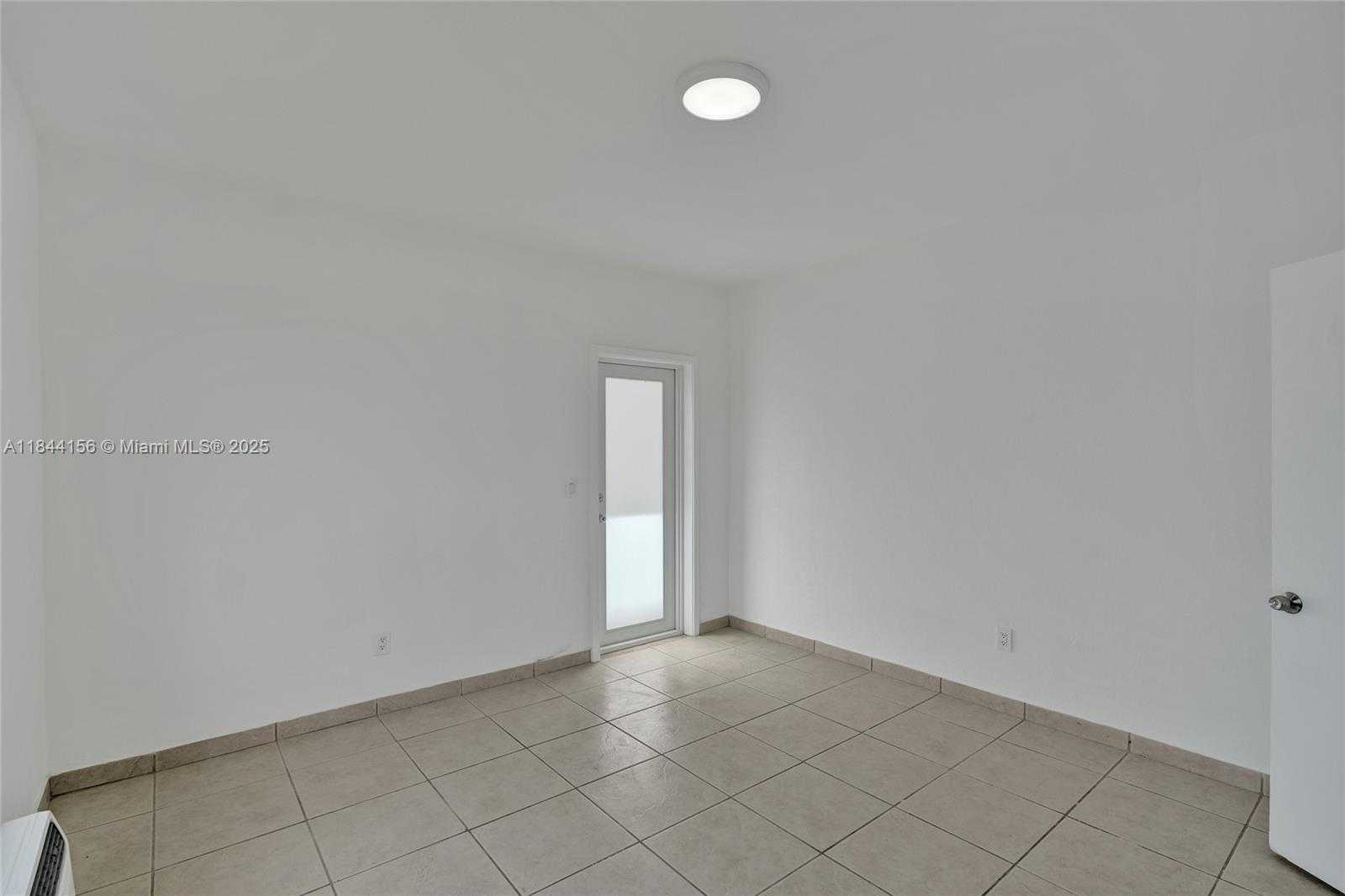 Small Image of 2160 BAY DR #1-1, Miami Beach Number 13