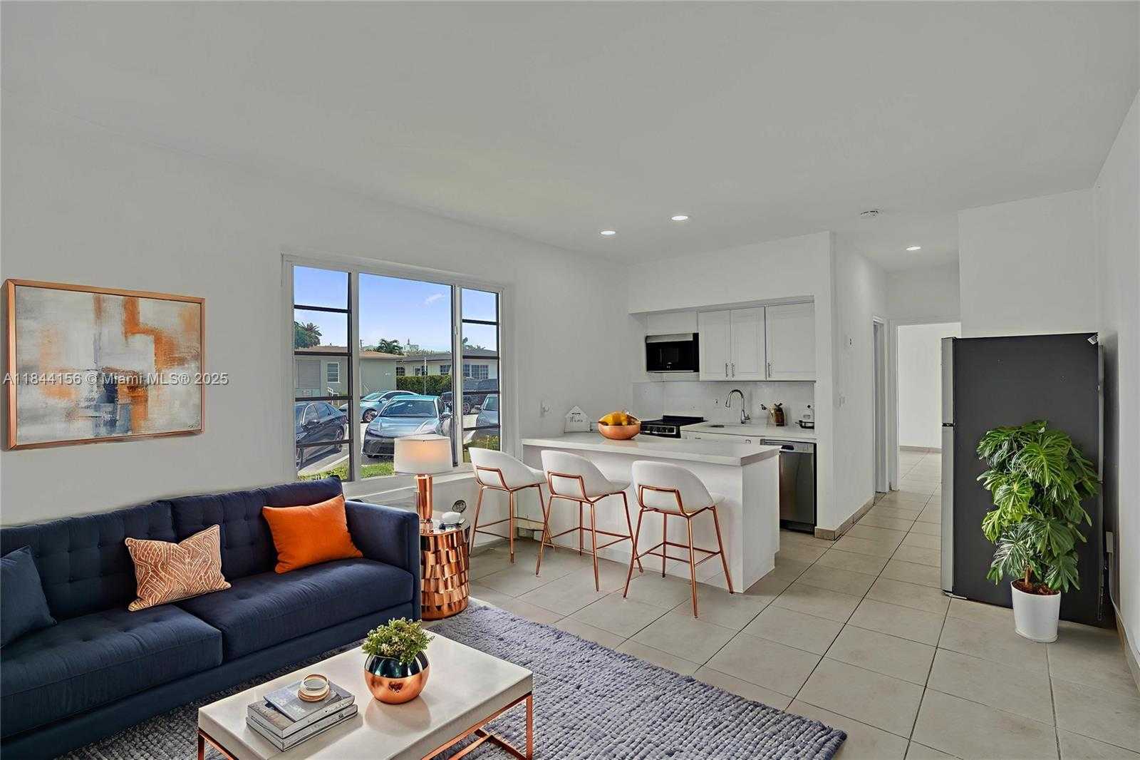 Small Image of 2160 BAY DR #1-1, Miami Beach Number 3